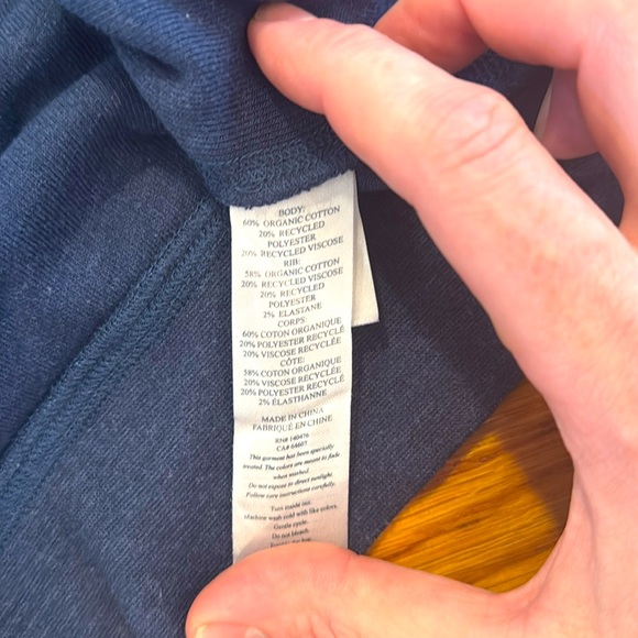 Faherty Blue Crewneck Sweater with Surfside Beach Graphic - Medium - Picture 8 of 8